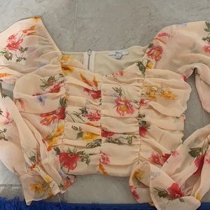 Ruched cropped floral top